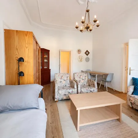 Dinnyes Kuria Apartament